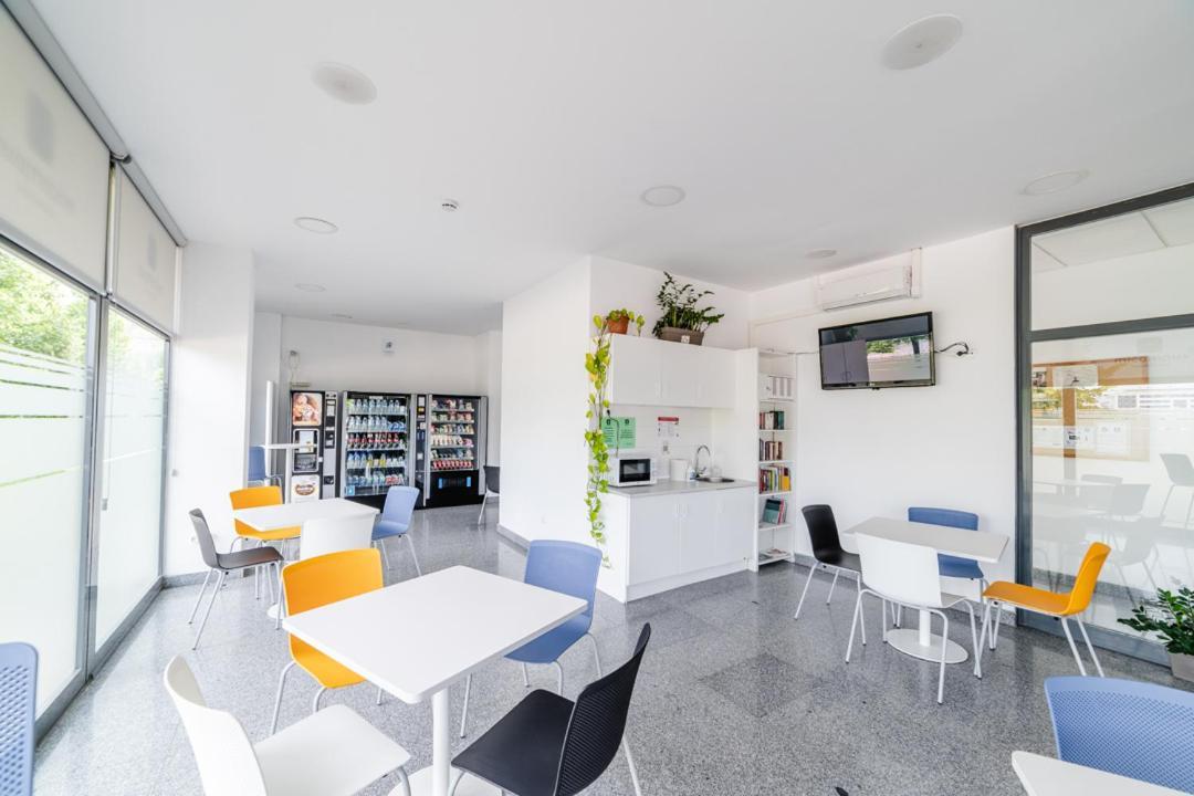 Micampus Logrono Student Residence Buitenkant foto